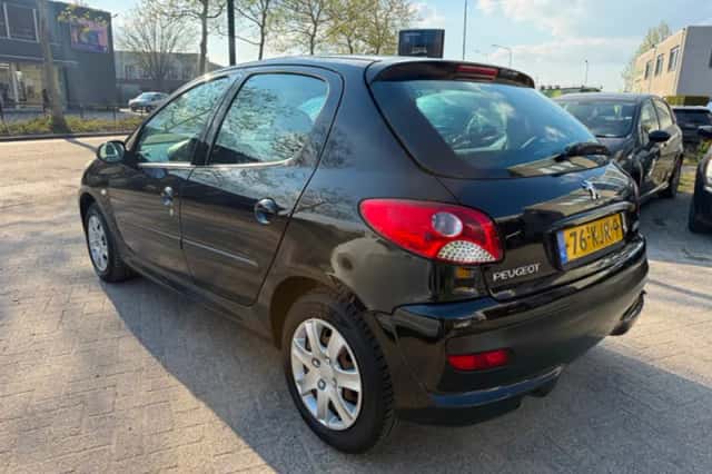 Peugeot 206 (2009) thumbnail 4