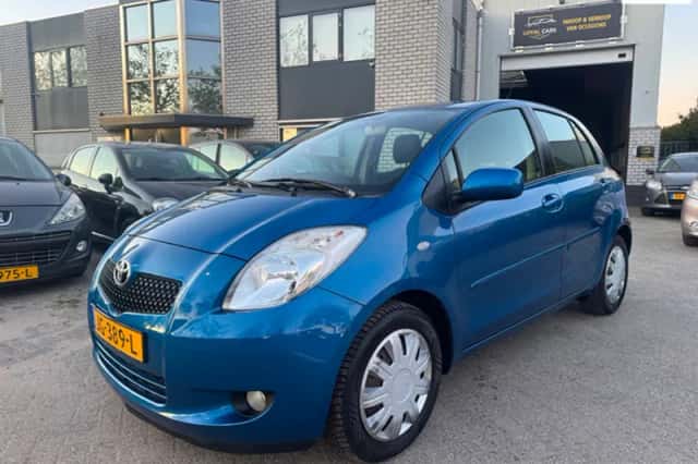 Toyota Yaris (2005) thumbnail 1
