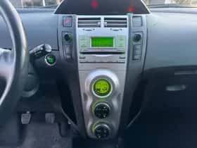 Toyota Yaris (2005) thumbnail 11