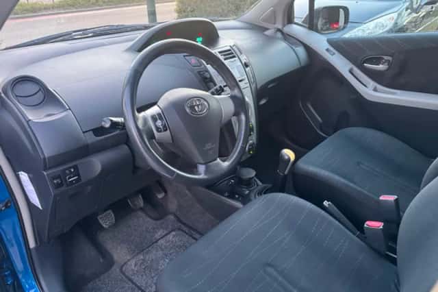 Toyota Yaris (2005) thumbnail 16