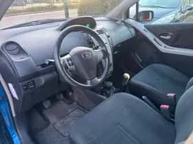 Toyota Yaris (2005) thumbnail 16