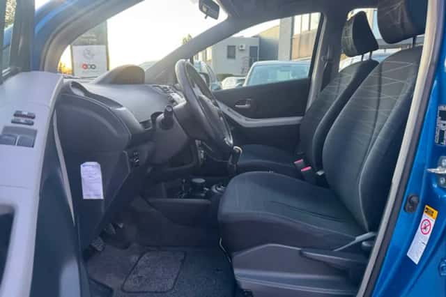 Toyota Yaris (2005) thumbnail 17