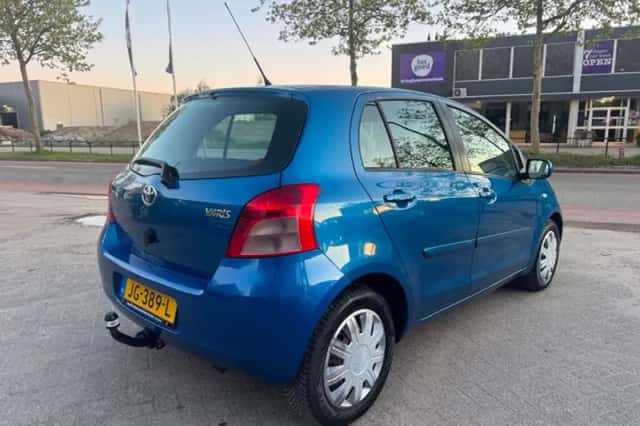 Toyota Yaris (2005) thumbnail 4
