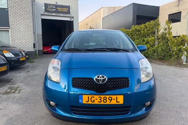 Toyota Yaris (2005) thumbnail 5