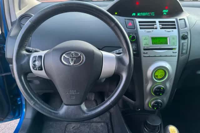 Toyota Yaris (2005) thumbnail 9