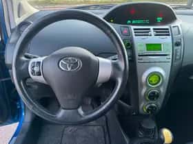 Toyota Yaris (2005) thumbnail 9