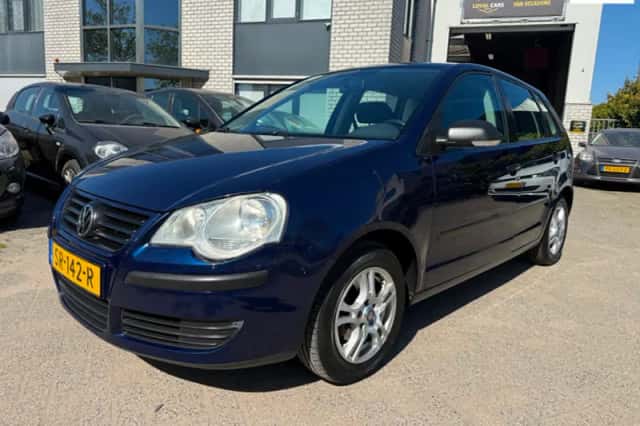 Volkswagen Polo (2008) thumbnail 1