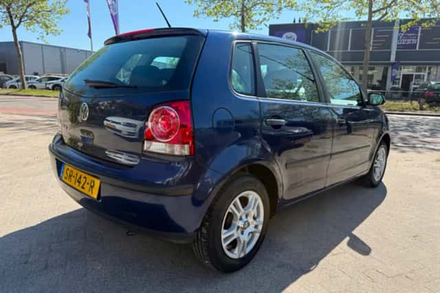 Volkswagen Polo (2008) thumbnail 3