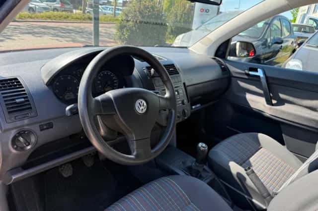 Volkswagen Polo (2008) thumbnail 8