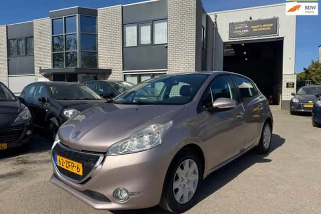 Peugeot 208 (2012) thumbnail 1