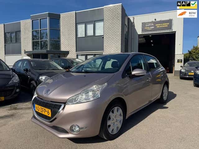 Peugeot 208 (2012) — foto 1