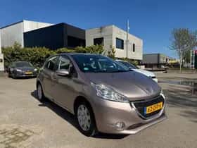 Peugeot 208 (2012) thumbnail 2