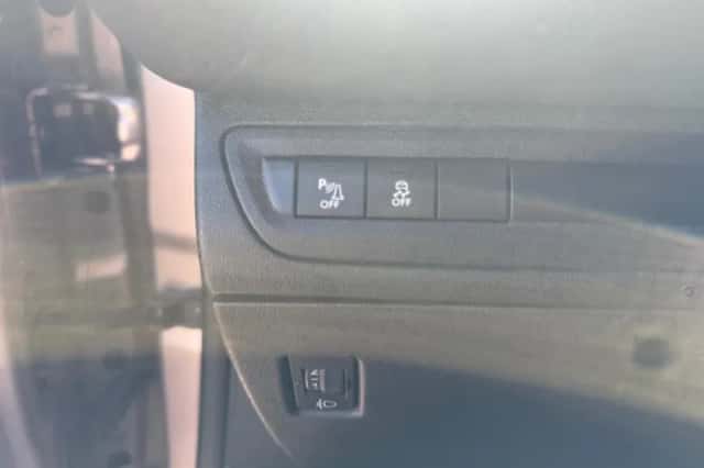 Peugeot 208 (2012) thumbnail 18