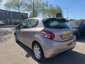 Peugeot 208 (2012) thumbnail 4
