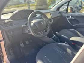 Peugeot 208 (2012) thumbnail 8