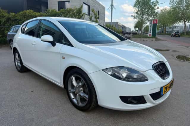 SEAT Leon (2009) thumbnail 2
