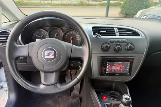 SEAT Leon (2009) thumbnail 11