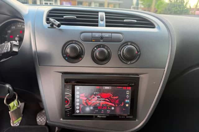 SEAT Leon (2009) thumbnail 13
