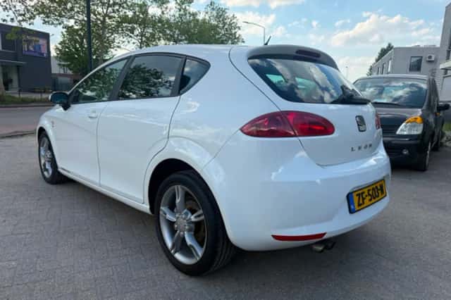 SEAT Leon (2009) thumbnail 4