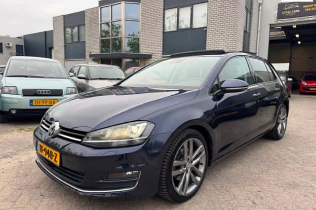 Volkswagen Golf (2015) thumbnail 1