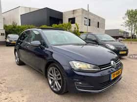 Volkswagen Golf (2015) thumbnail 2