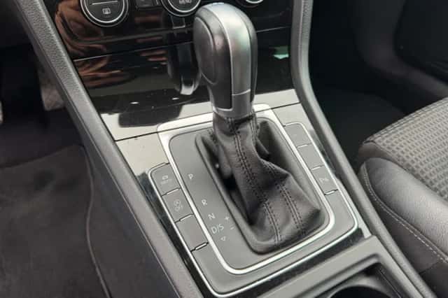 Volkswagen Golf (2015) thumbnail 15