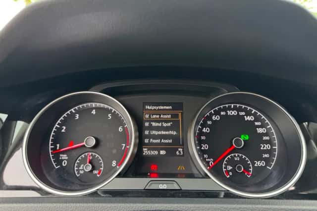 Volkswagen Golf (2015) thumbnail 17