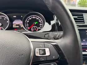 Volkswagen Golf (2015) thumbnail 24