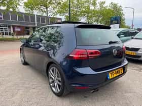 Volkswagen Golf (2015) thumbnail 4