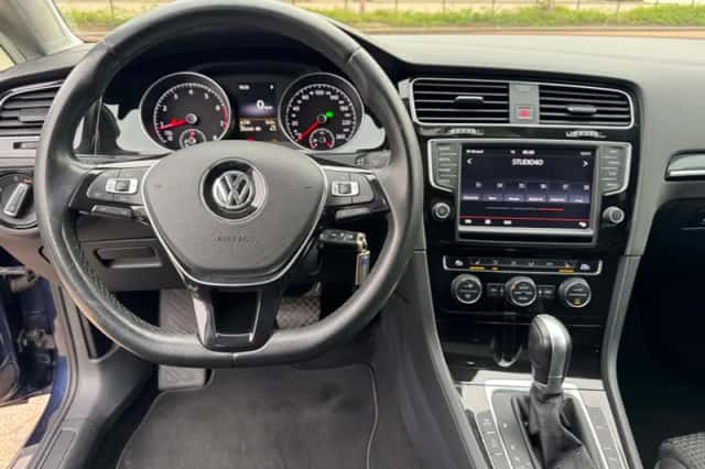 Volkswagen Golf (2015) thumbnail 10