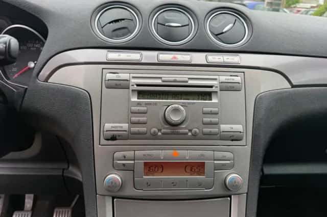 Ford S-Max (2007) thumbnail 16