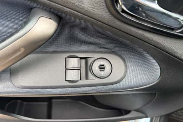 Ford S-Max (2007) thumbnail 17