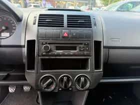 Volkswagen Polo (2006) thumbnail 12