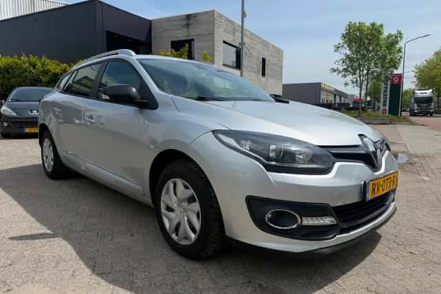 Renault Mégane (2015) thumbnail 2