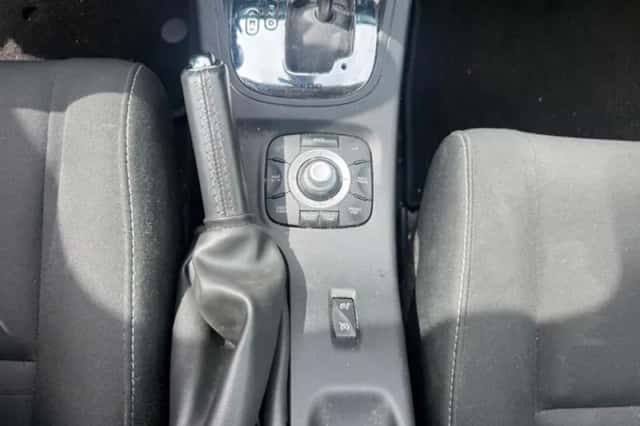 Renault Mégane (2015) thumbnail 18