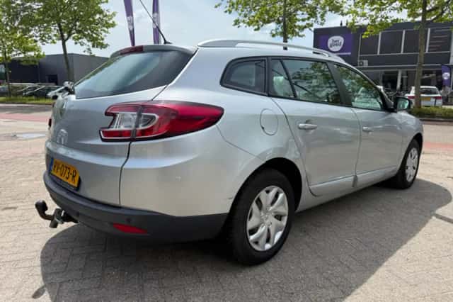 Renault Mégane (2015) thumbnail 3