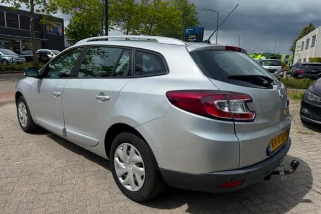 Renault Mégane (2015) thumbnail 4