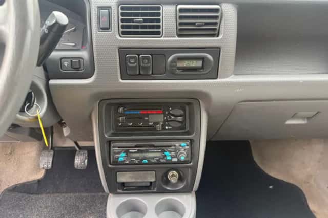 Mazda Demio (2000) thumbnail 13