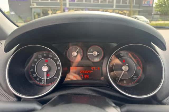 Fiat Punto (2010) thumbnail 11