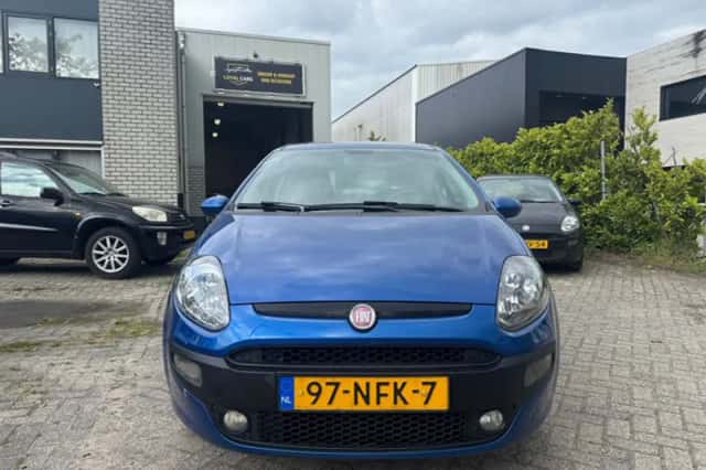 Fiat Punto (2010) thumbnail 5