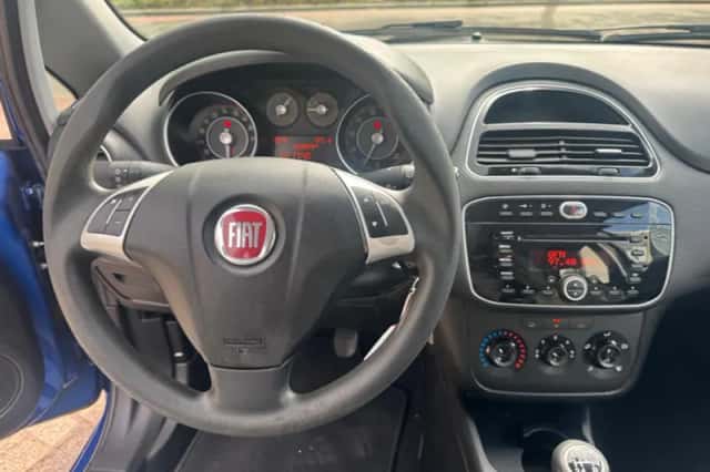 Fiat Punto (2010) thumbnail 10