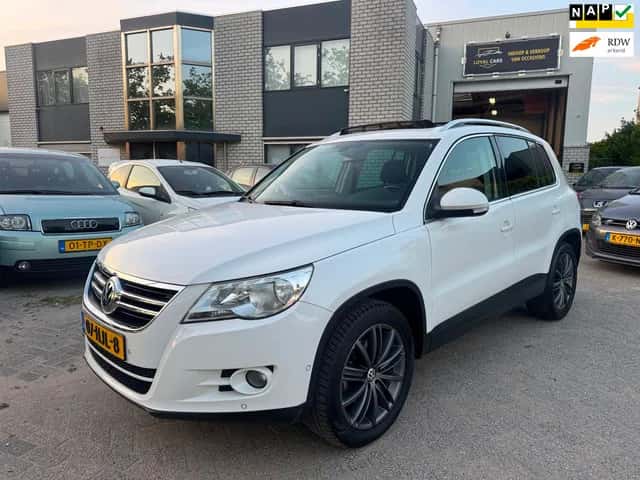 Volkswagen Tiguan (2009) — foto 1