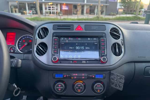 Volkswagen Tiguan (2009) thumbnail 15