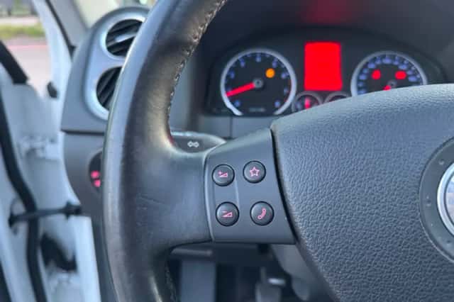 Volkswagen Tiguan (2009) thumbnail 19