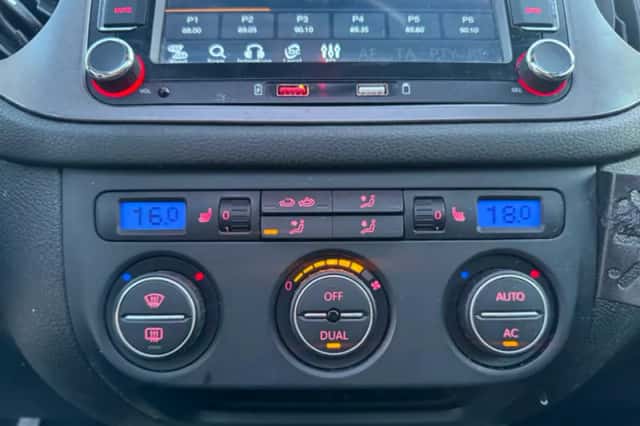 Volkswagen Tiguan (2009) thumbnail 21