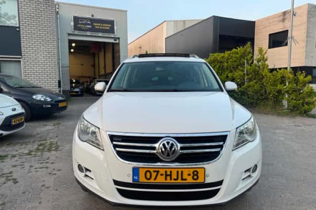 Volkswagen Tiguan (2009) thumbnail 5