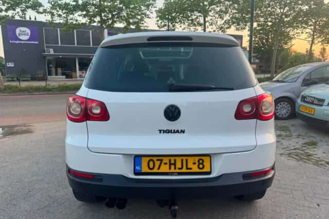Volkswagen Tiguan (2009) thumbnail 6