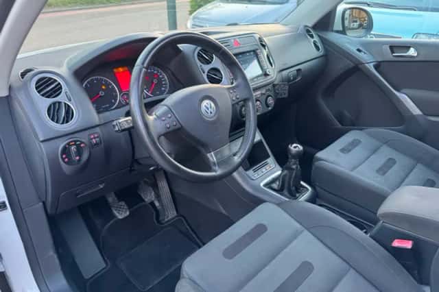 Volkswagen Tiguan (2009) thumbnail 8
