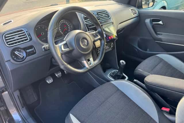 Volkswagen Polo (2013) thumbnail 11