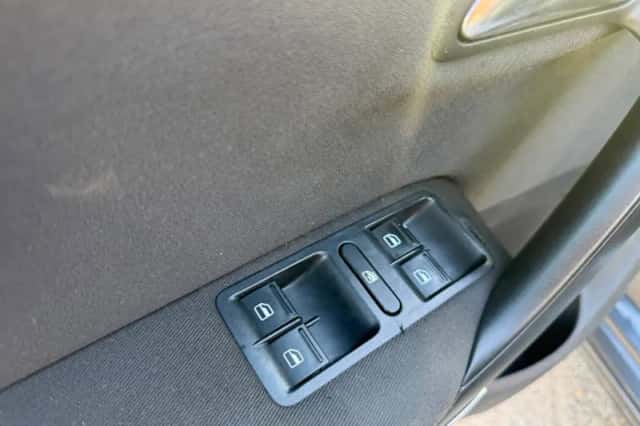 Volkswagen Polo (2013) thumbnail 20